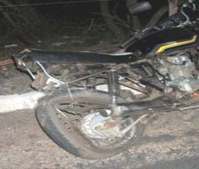 Colisão entre motos deixa dois mortos na Lagoa da Canoa