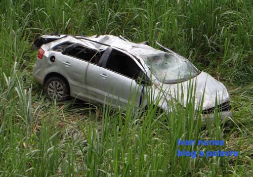 Comerciantes de Maceió quando retornavam de compras em Toritama-Pe sofrem acidente na BR-104