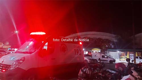 Motociclista morre após colidir moto na traseira de caminhão durante tentativa de ultrapassagem