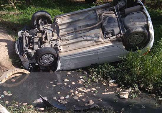 Carro capota e deixa uma pessoa ferida em Maragogi