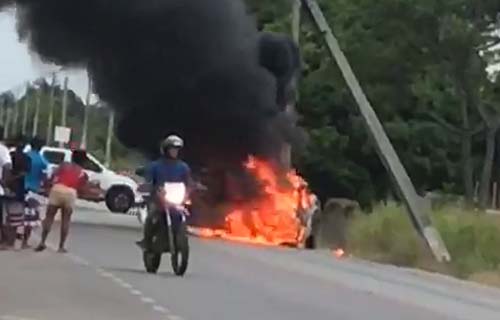 Carro incendeia após colidir contra poste e motorista morre na AL 215 em Marechal Deodoro