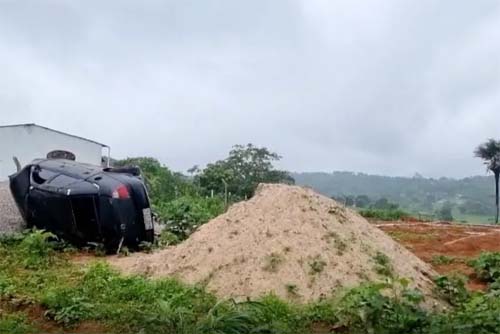 Sargento da PM morre após capotar carro no Sertão de Alagoas