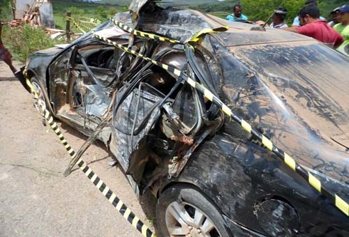 Acidente na AL-140 deixa quatro pessoas feridas e uma morta em Mata Grande