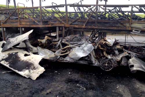 Veja imagens do grave acidente que deixou 4 mortos na BR-101