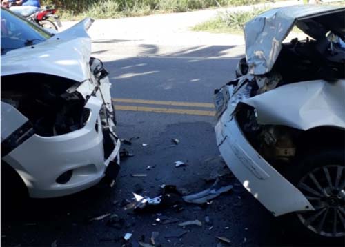 Colisão frontal deixa PMs feridos em União dos Palmares