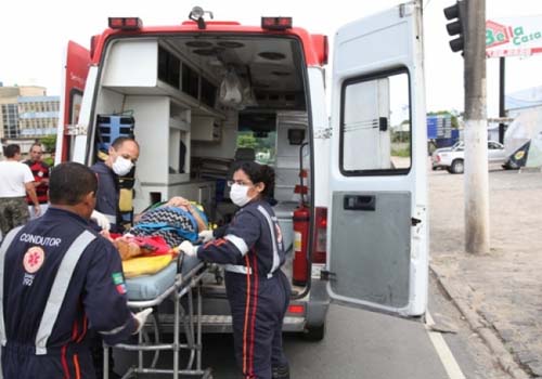 Motociclista tem perna decepada em acidente