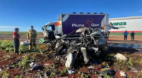 Colisão Trágica na BR-116: Caminhão Roubado Carregado de Queijo Causa Morte de Seis Pessoas