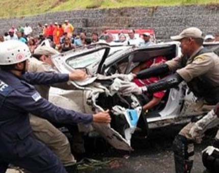 Acidente com veículo oficial de AL deixa um morto em Pernambuco