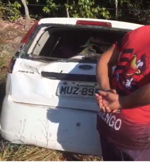 Mulher morre em capotamento na cidade de Piaçabuçu