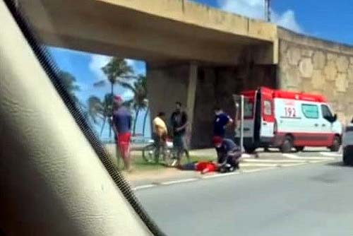 Motociclista fica ferido após acidente próximo à Ponte Divaldo Suruagy