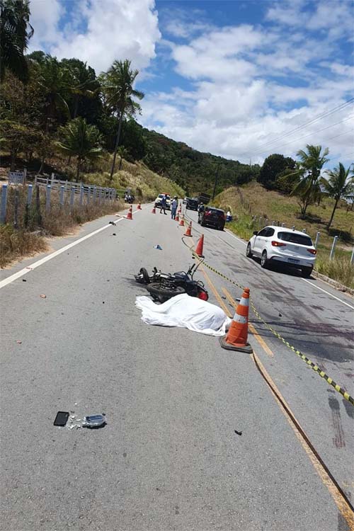 Motociclista morre após colisão com carro em Porto de Pedras