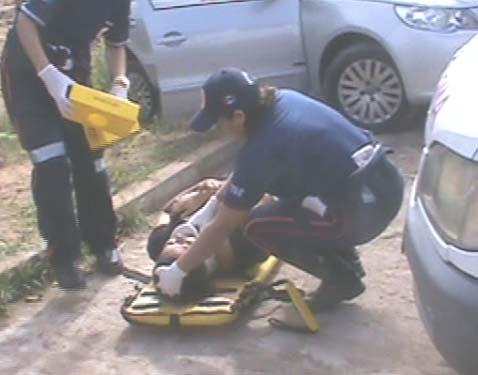 Colisão deixa mulher ferida em Ipioca