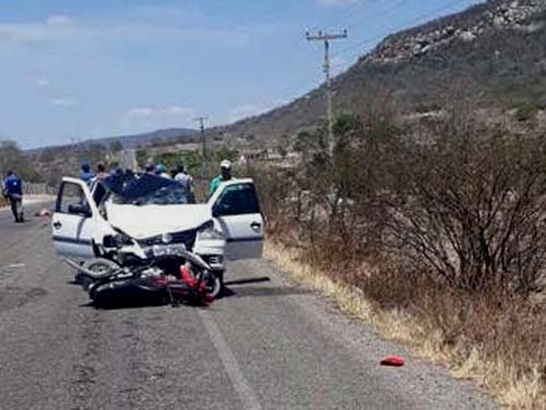 Colisão na AL-220 deixa uma pessoa morta e outra gravemente ferida