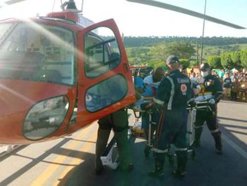 Vitimas de colisão na BR-101 são pai e filho; um foi levado para um hospital local e o outro ao HGEVitimas de colisão na BR-101 são pai e filho; um foi levado para um hospital local e o outro ao HGEVitimas de colisão na BR-101 são pai e filho; um foi