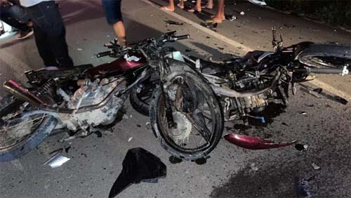 Colisão entre motocicletas deixa dois mortos e mulher ferida