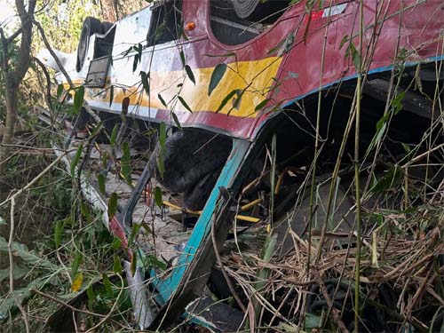 Tragédia em União dos Palmares: ônibus despenca da Serra da Barriga com 40 passageiros e pode te causado mortes