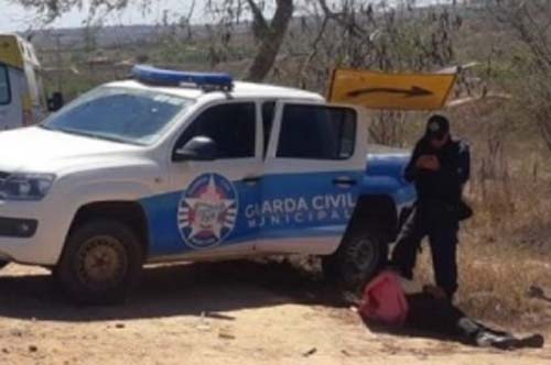 Colisão entre caminhão e moto deixa uma pessoa ferida na AL-487 em Traipu