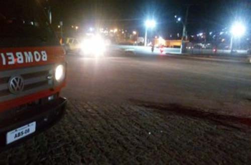 Colisão entre moto e carro deixa um morto e um ferido na BR-104, em União dos Palmares