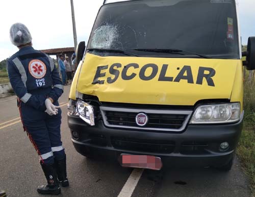 Homem morre após colisão entre van escolar e bicicleta em Campo Grande