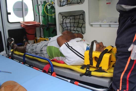 Van de Joaquim Gomes roda na pista, uma pessoa fica ferida