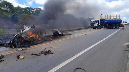 Tragédia na BR-101: Colisão frontal resulta em dezenas de vítimas fatais no sul da Bahia