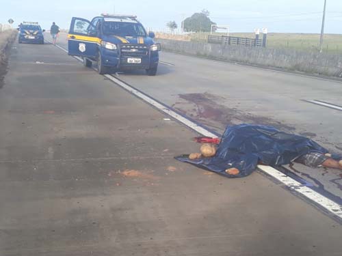 Homem morre após ser atropelado por carreta na BR-101 em Porto Real do Colégio
