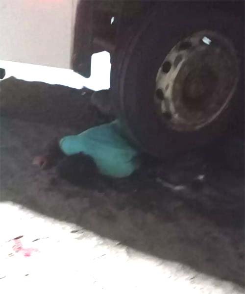 Colisão entre moto e ônibus escolar deixa homem morto e mulher ferida;