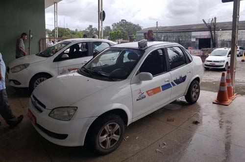 SMTT anuncia local para adesivação de táxis com nova identidade