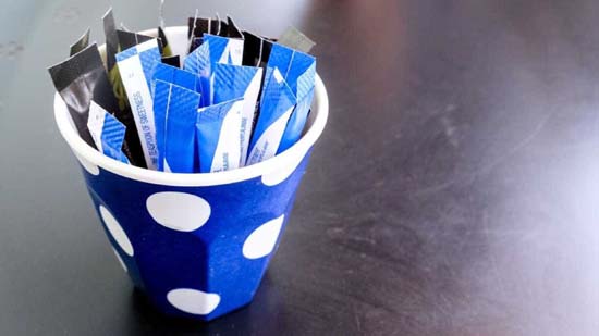 Adoçante artificial pode desencadear obesidade e diabetes, diz estudo