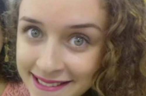 Garota morre eletrocutada ao tocar caixinha de som após mergulho em piscina