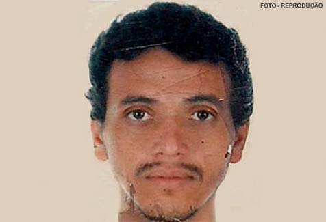 Polícia caça acusado de matar crianças de 3 e 8 anos