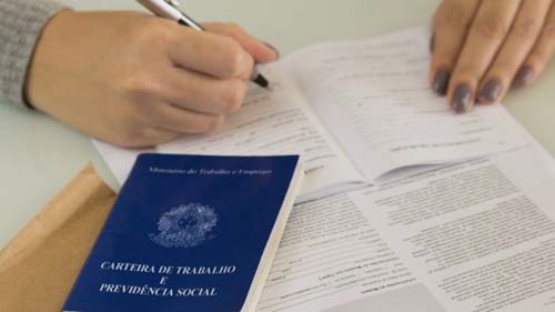 Reforma trabalhista reduz processos e muda vida de advogados: 'Fonte secou'