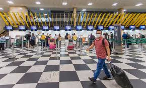Governo vai exigir exame negativo de Covid-19 para brasileiro ou estrangeiro entrar no país