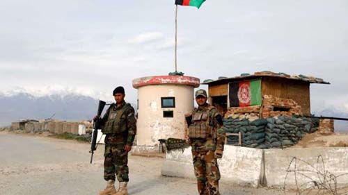 Talibãs aceitam negociações de paz após Cabul libertar 400 prisioneiros