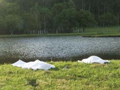 Primos morrem afogados ao tentarem dar banho em cavalo 