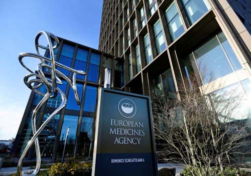 UE emite recomendação sobre comprimido contra Covid da MSD e analisa medicamento da Pfizer