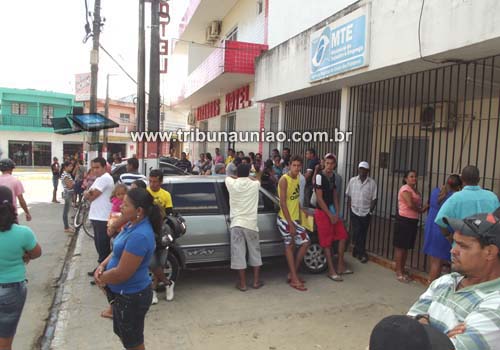 TRIBUNA UNIÃO flagra o sacrificio do Trabalhador para adquirir a Carteira de Trabalho na Zona da Mata de Alagoas