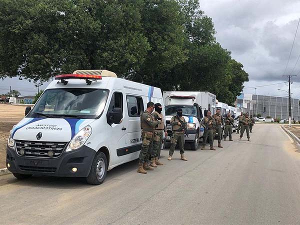 Seris transfere 40 reeducandos para o presídio do Agreste