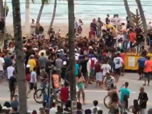 Aliança Comercial repudia aglomeração de jovens na orla e cobra providências do MP