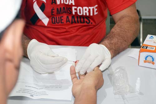 Alerta: Após pandemia, casos graves de AIDS têm chegado com frequência ao Hospital Helvio Auto