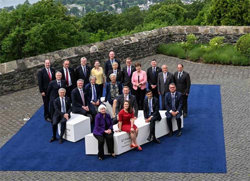 G7 anuncia quase 20 bilhões de dólares em ajuda à Ucrânia