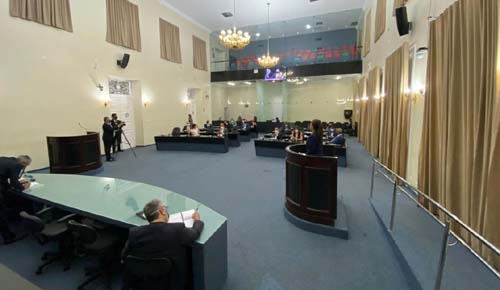 Deputados reagem a ataque de Santoro à Assembleia e criticam alta tributação de combustível em Alagoas