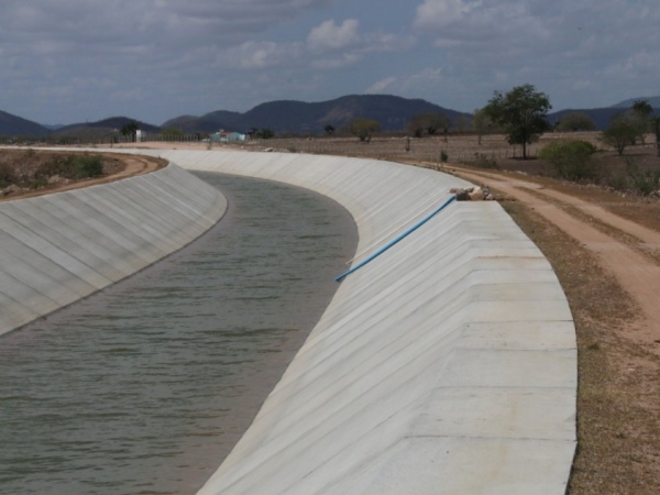 Alagoas gasta R$ 2,5 bilhões com Canal do Sertão, mas irrigação não sai do papel