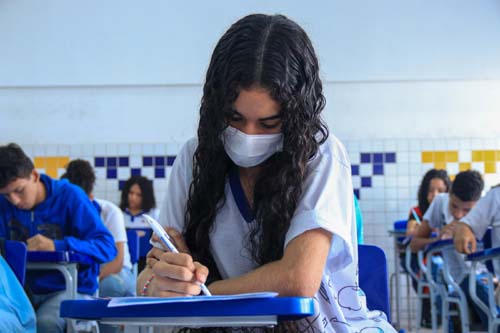 350 mil estudantes participam das provas da Olimpíada Brasileira de Matemática