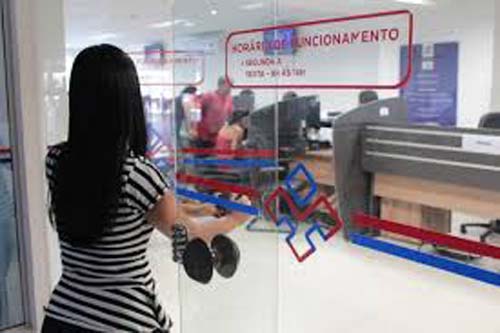 Aposentados iniciados com F, G, H e I já podem agendar recadastramento