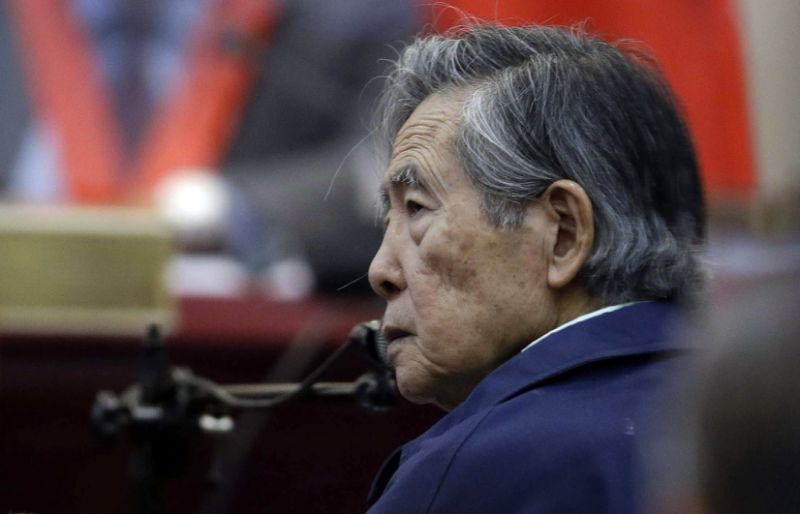 Congresso do Peru livra Alberto Fujimori da cadeia com lei escrita por aliada