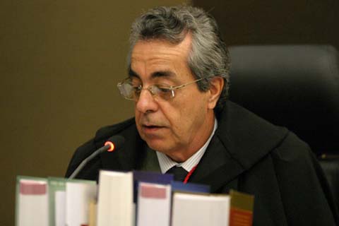 Justiça mantém afastamento de prefeito de Santana do Mundaú