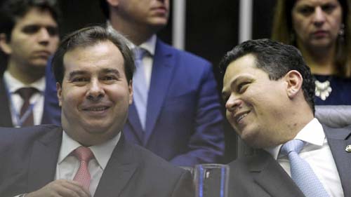 Grupo quer reeleição de Alcolumbre e de Maia