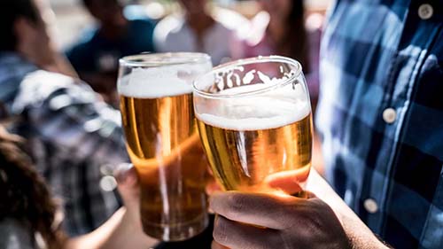 Como o abuso do álcool no carnaval afeta o coração