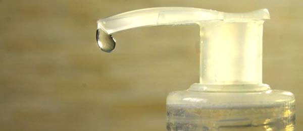 Não encontra álcool gel para se proteger do coronavírus? Veja alternativas